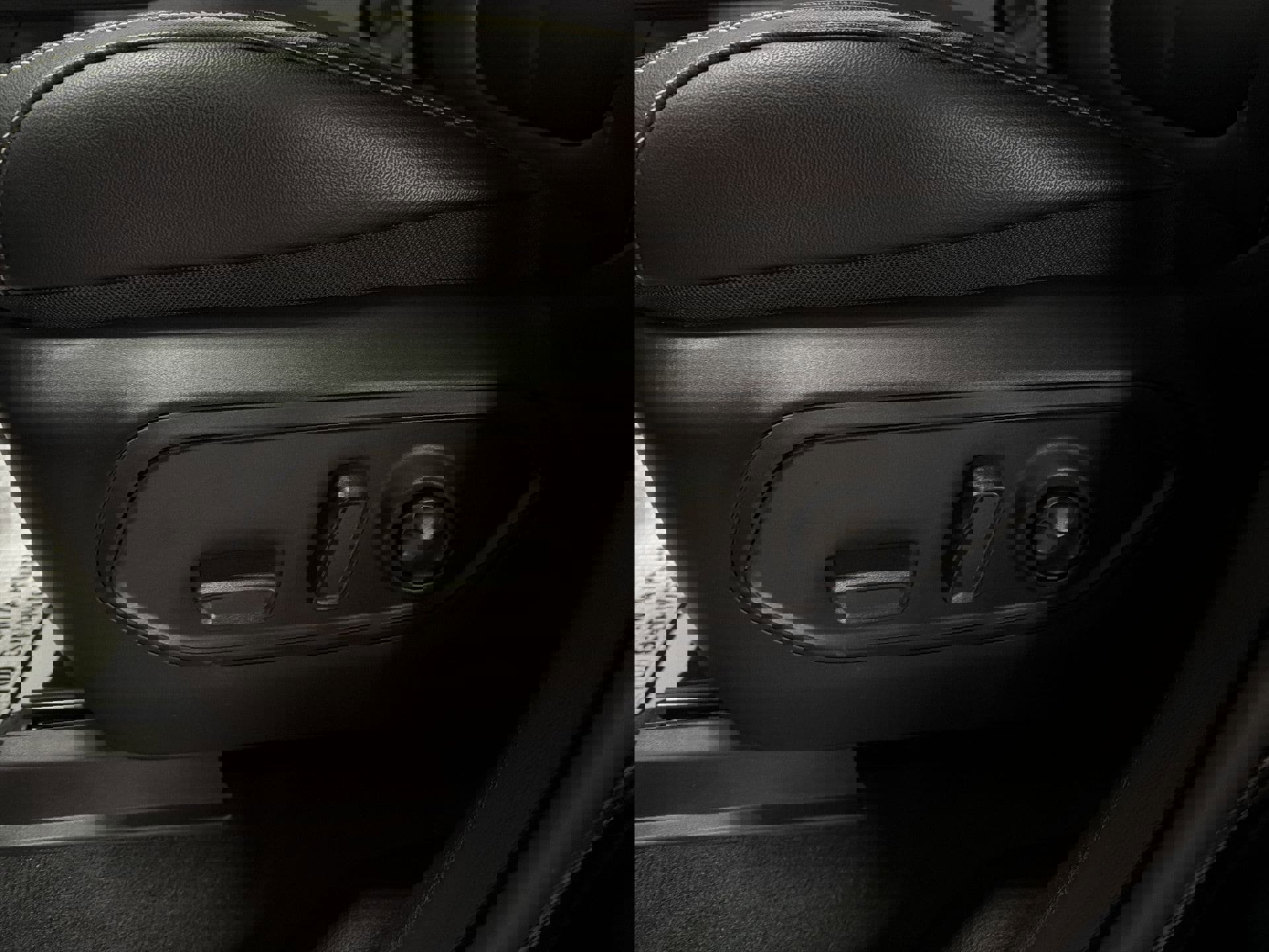 Used 2025 Jeep Grand Cherokee L Limited image 19