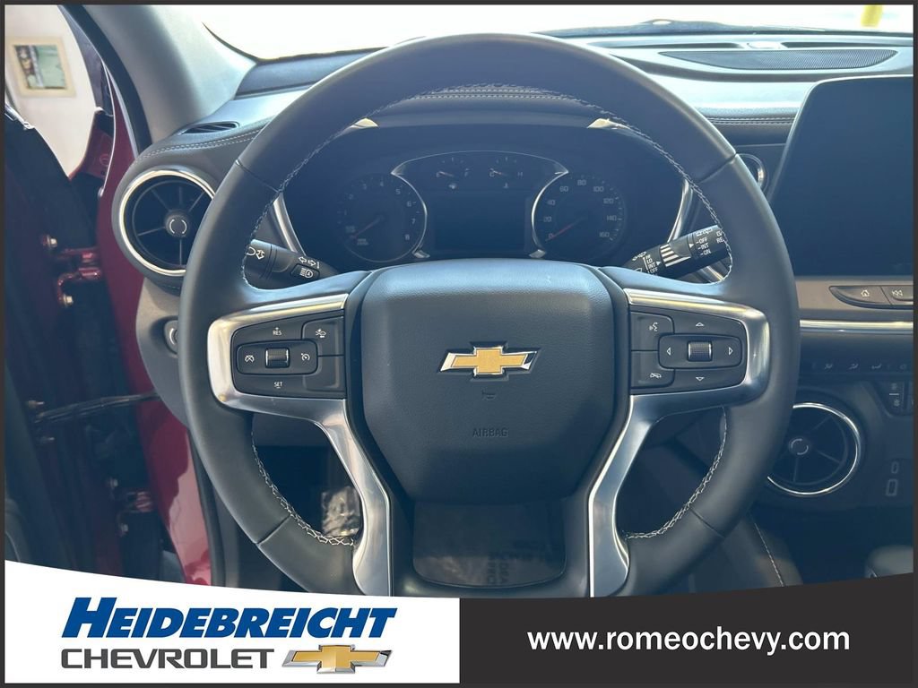 Used 2024 Chevrolet Blazer LT AWD/4WD image 17