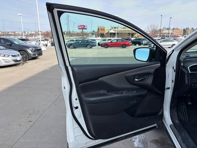 Used 2017 Nissan Murano Platinum w/ Platinum Technology Package image 10