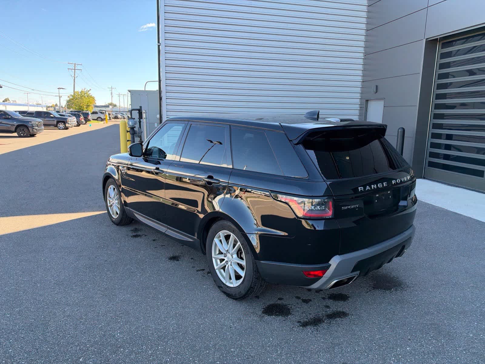Used 2020 Land Rover Range Rover Sport SE AWD/4WD image 3