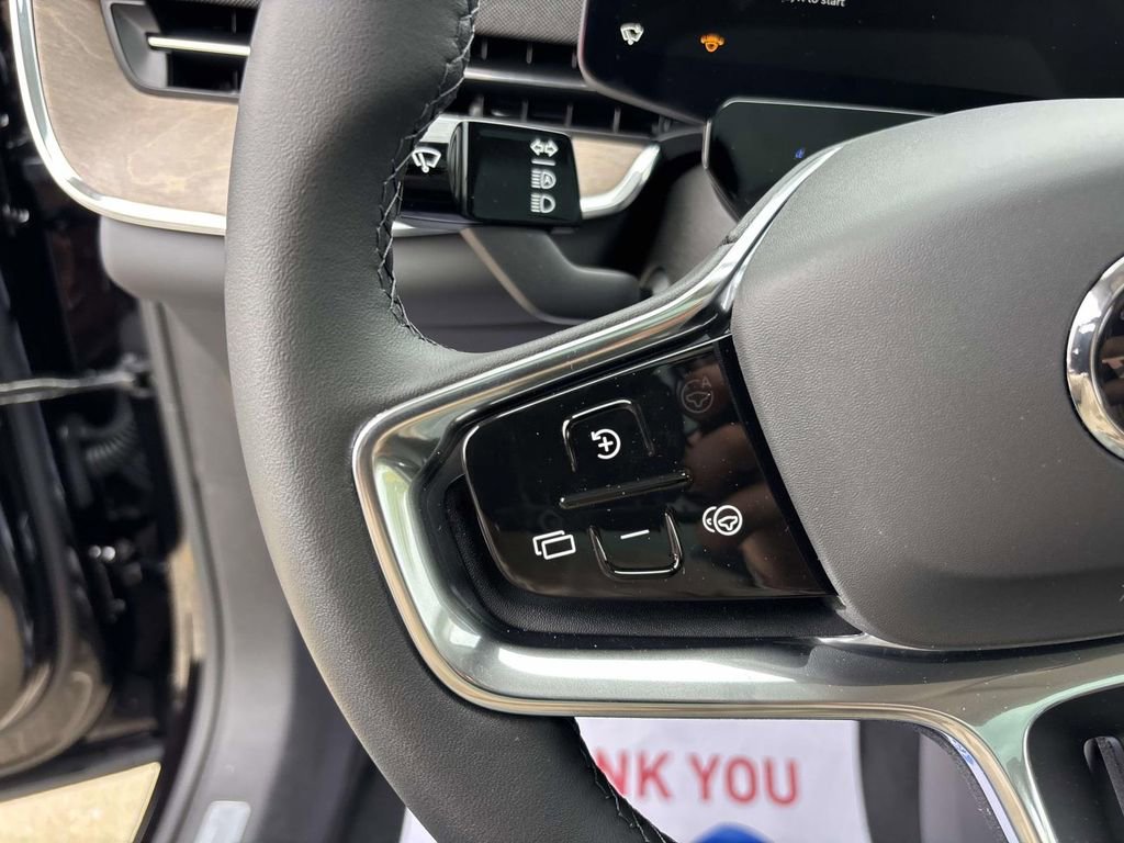 New 2025 Volvo EX90 Ultra w/ Protection Package Premier image 16