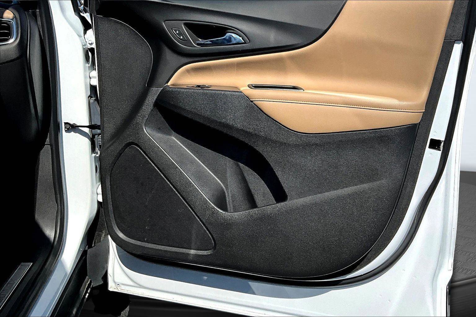 Used 2023 Chevrolet Equinox Premier image 25