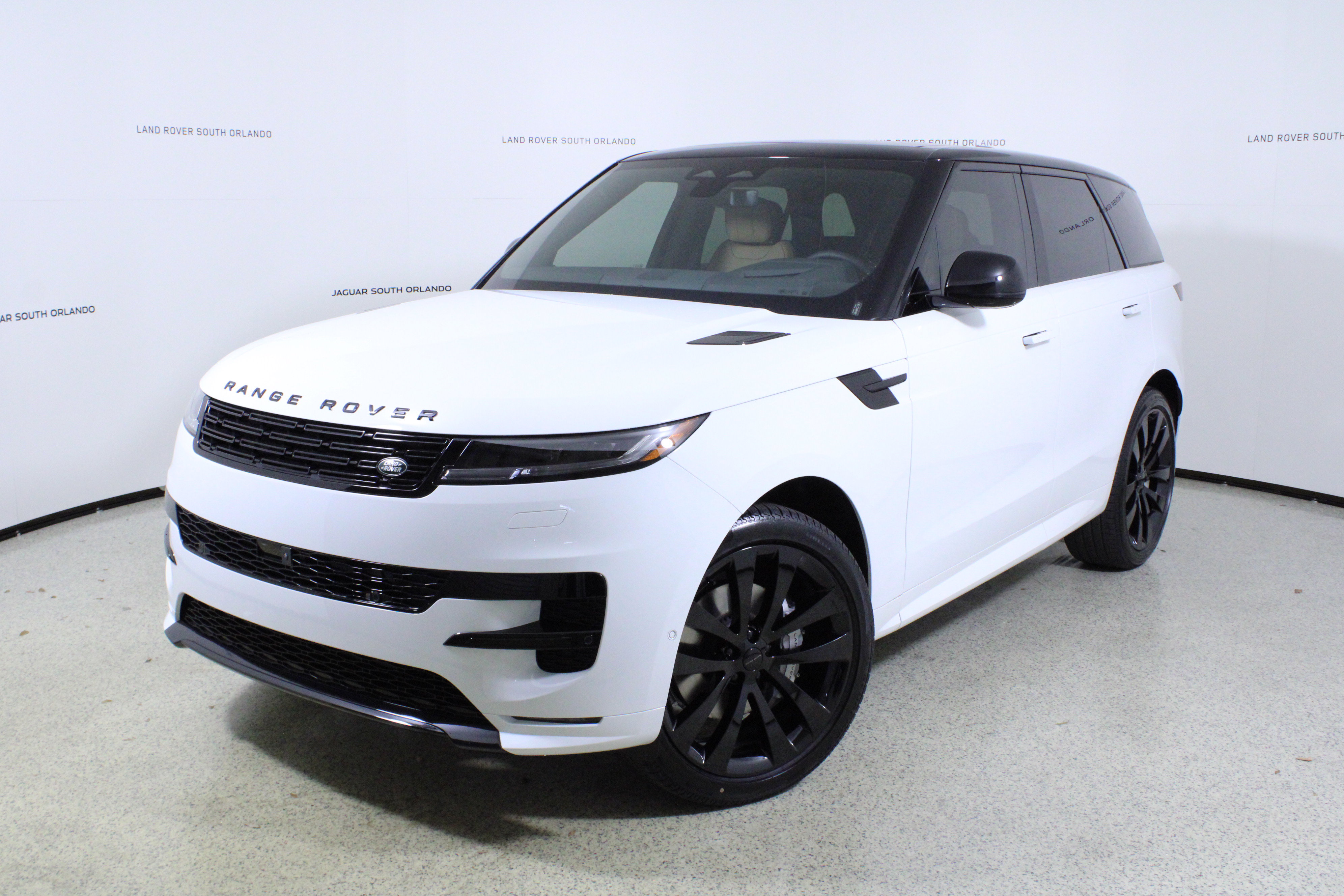 New 2026 Land Rover Range Rover Sport Dynamic SE image 1