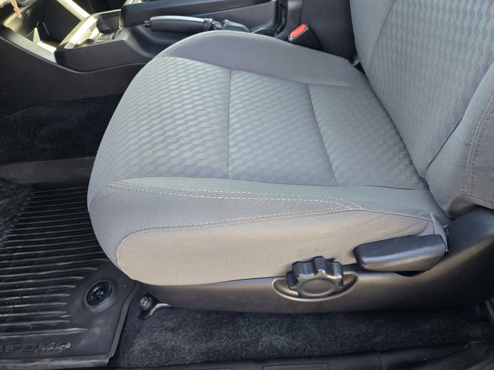 Used 2021 Toyota Tacoma SR w/ SR Convenience Package RWD image 16