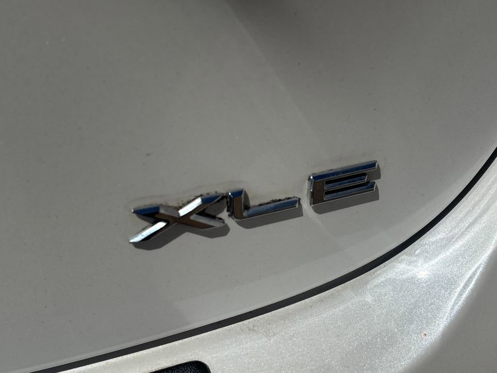 Used 2017 Toyota Avalon XLE Premium image 32