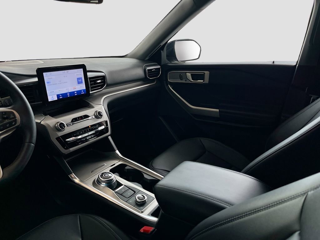 Used 2024 Ford Explorer XLT w/ Equipment Group 202A image 23