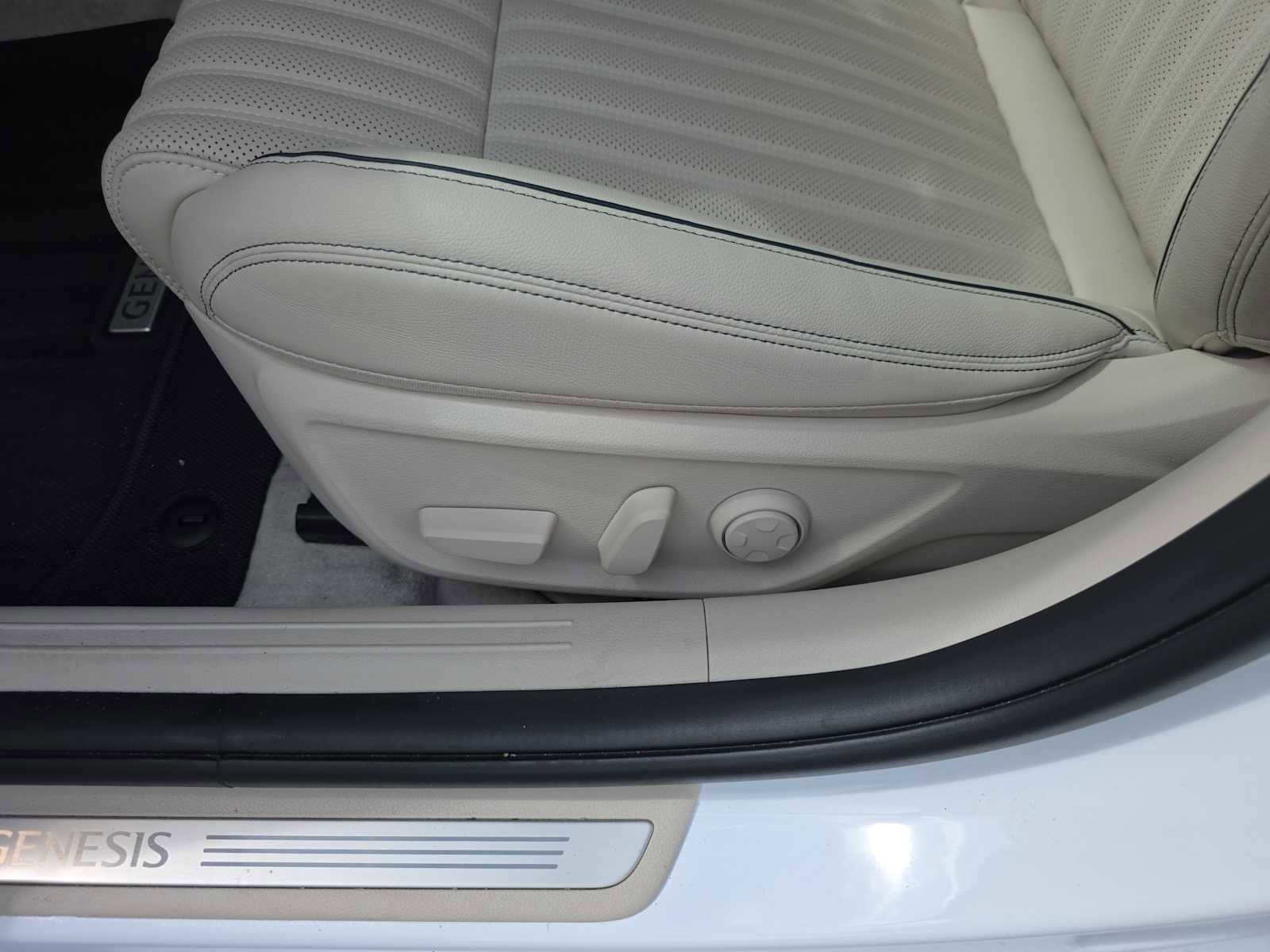 New 2026 Genesis G70 2.5T Prestige image 10