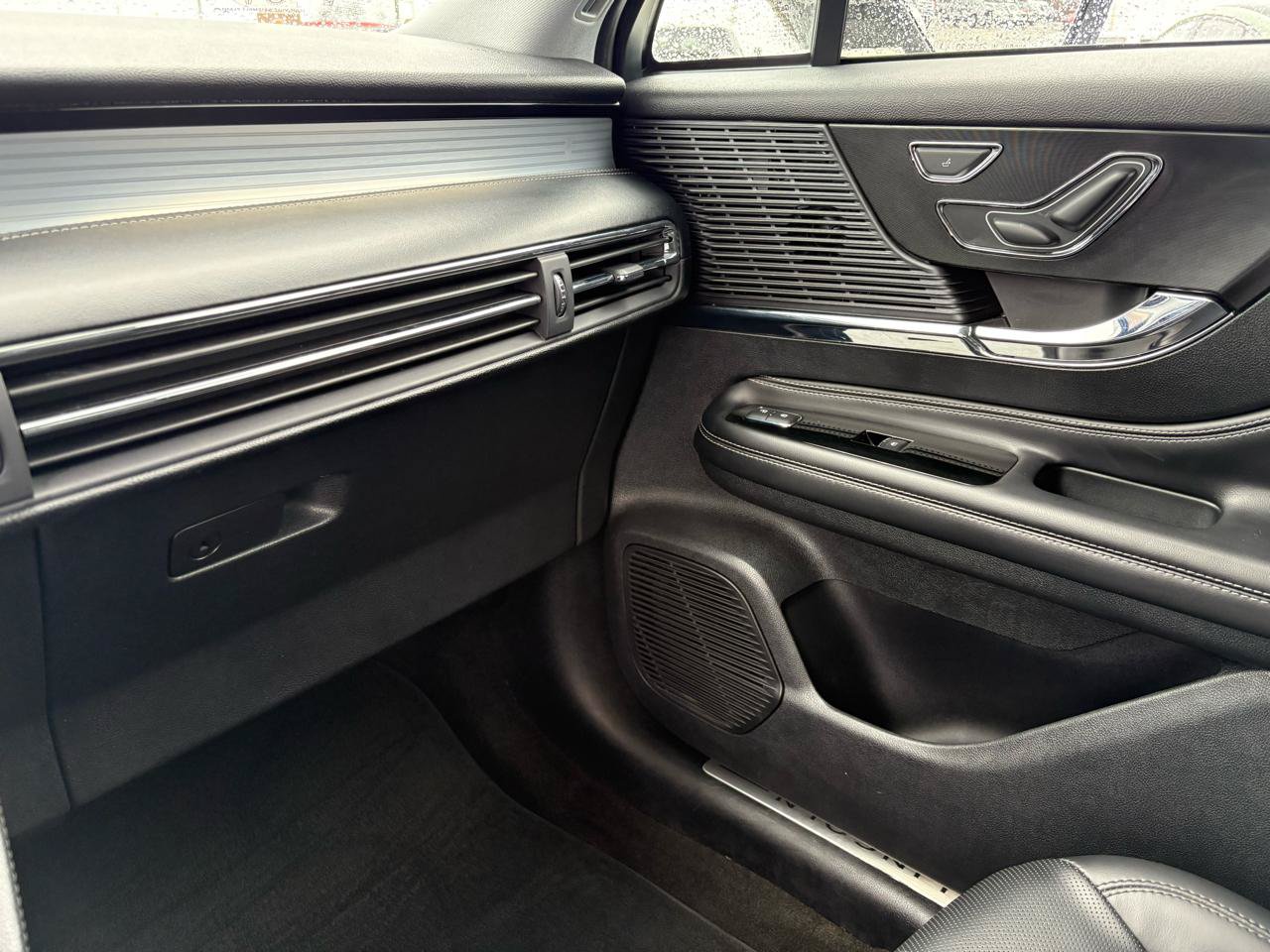 Used 2022 Lincoln Corsair AWD w/ Equipment Group 101A image 26