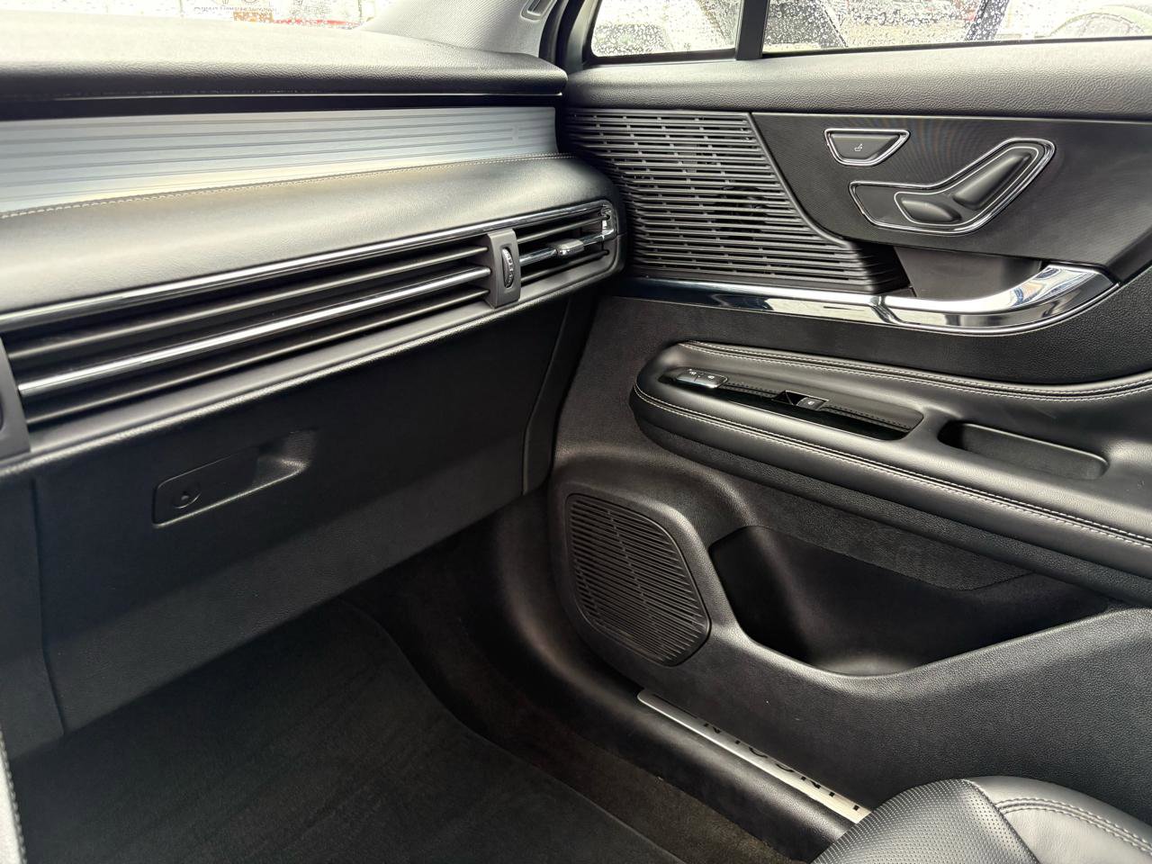 Used 2022 Lincoln Corsair AWD w/ Equipment Group 101A image 26