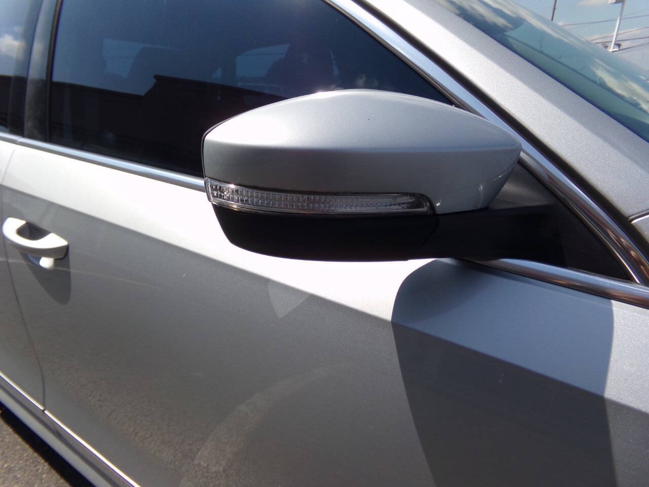 Used 2013 Volkswagen Passat TDI SEL Premium FWD image 45