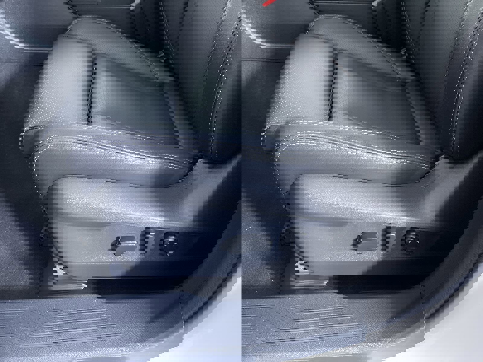 Certified 2025 Subaru Outback Touring image 13