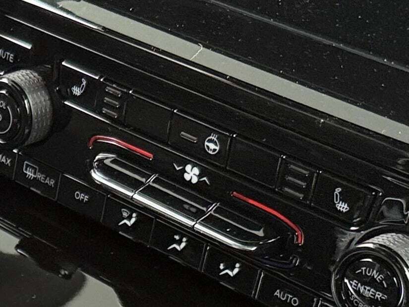 New 2025 Jeep Grand Cherokee L Altitude image 37