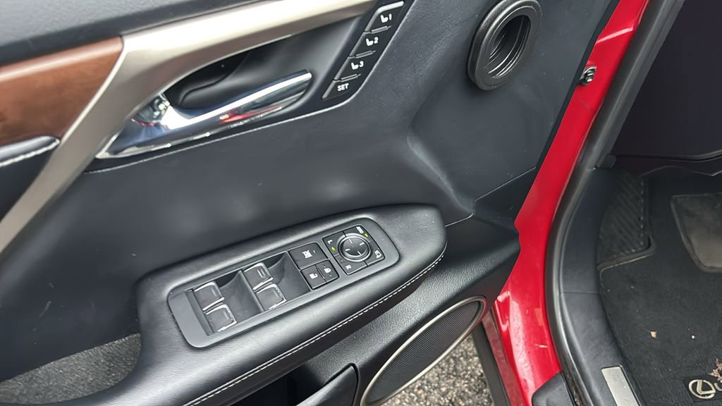 Used 2022 Lexus RX 350L Premium w/ Premium Package image 14