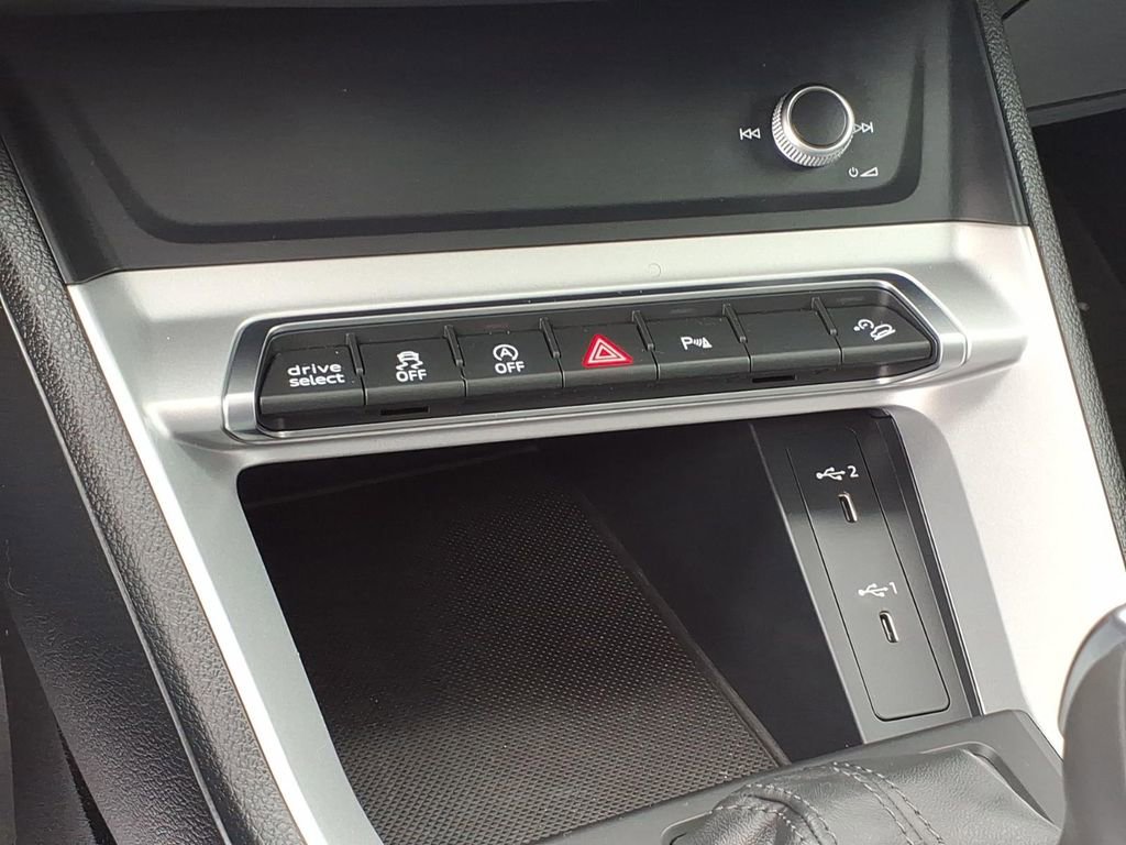 Used 2025 Audi Q3 2.0T Premium image 20