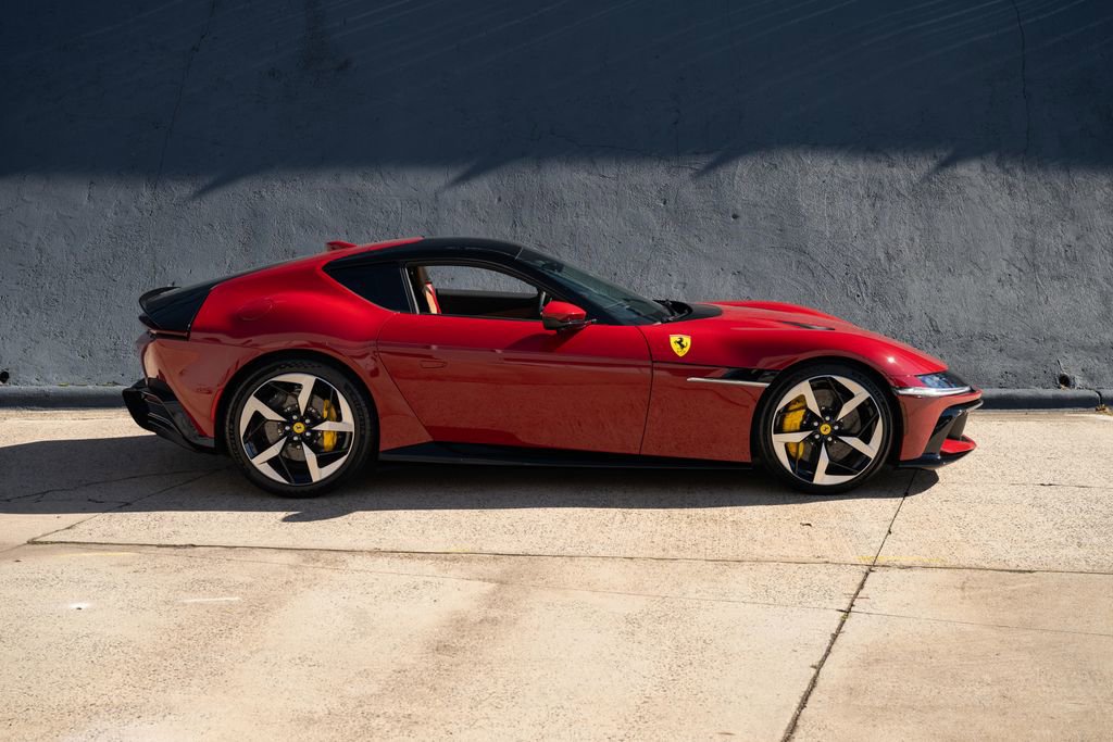 Used 2025 Ferrari 12Cilindri image 6