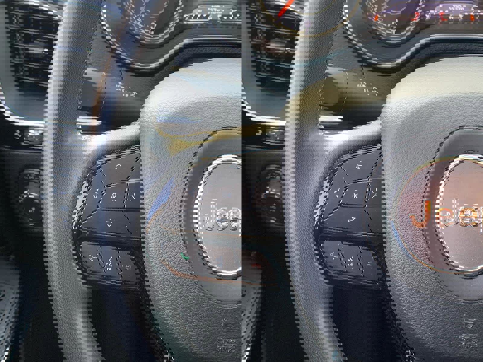 Used 2023 Jeep Cherokee Altitude Lux image 21