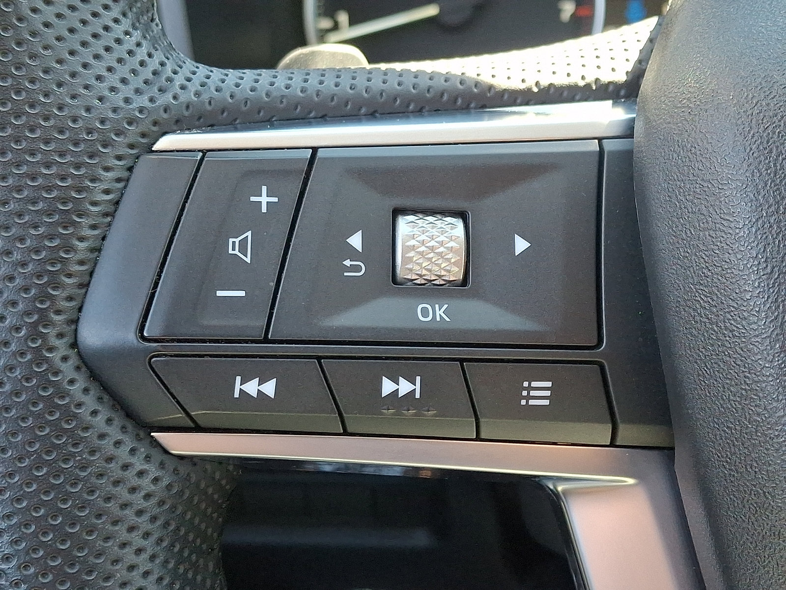 Used 2023 Mitsubishi Outlander SE AWD/4WD image 21