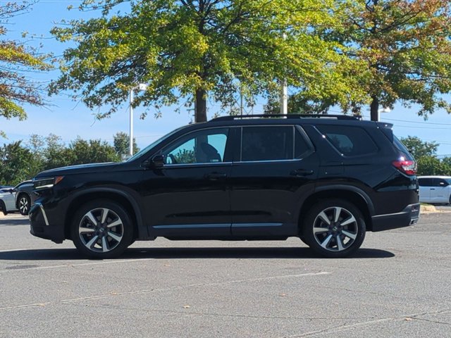 Used 2023 Honda Pilot Touring image 9