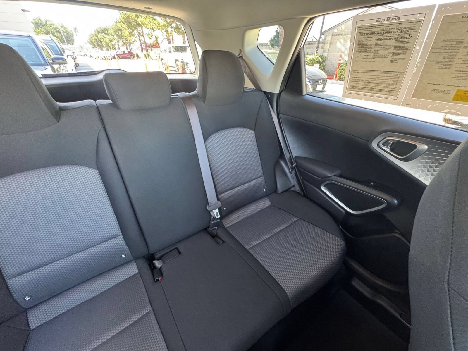Used 2025 Kia Soul LX w/ LX Technology Package FWD image 35