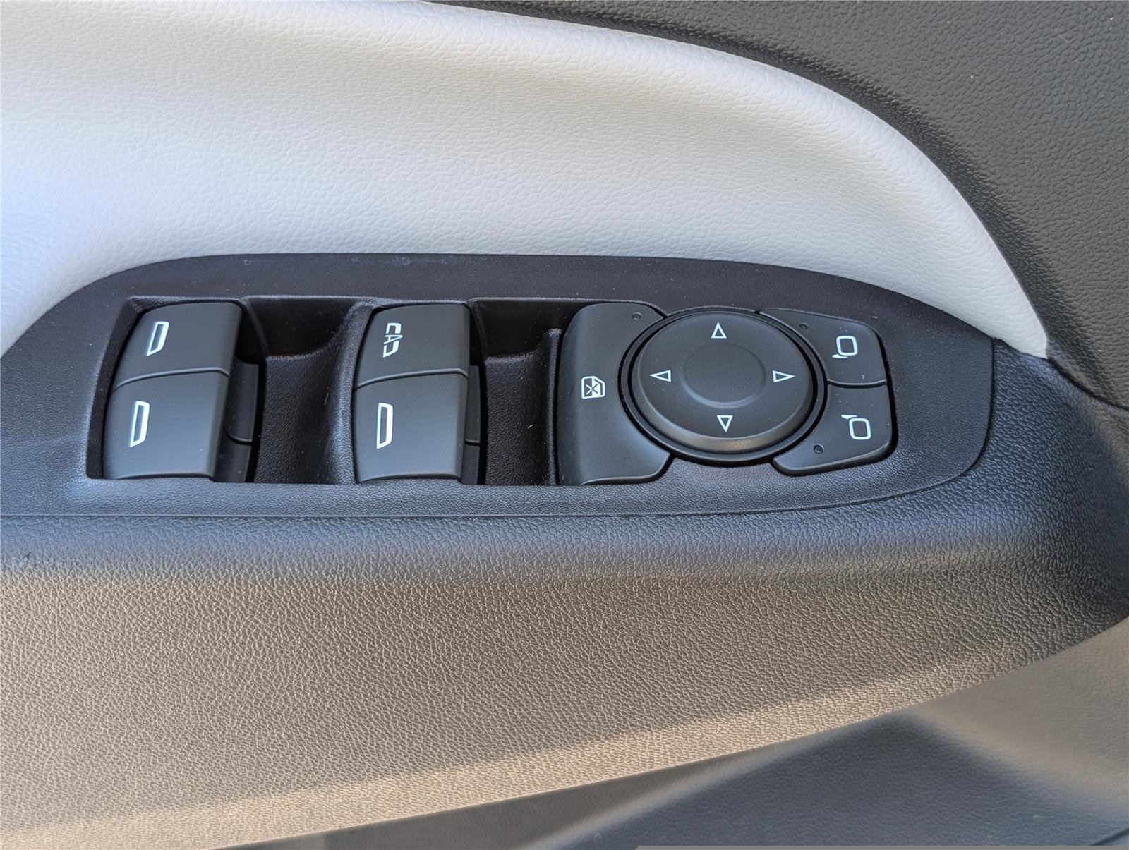 Used 2018 Chevrolet Equinox LT w/ Sun & Infotainment Package image 20