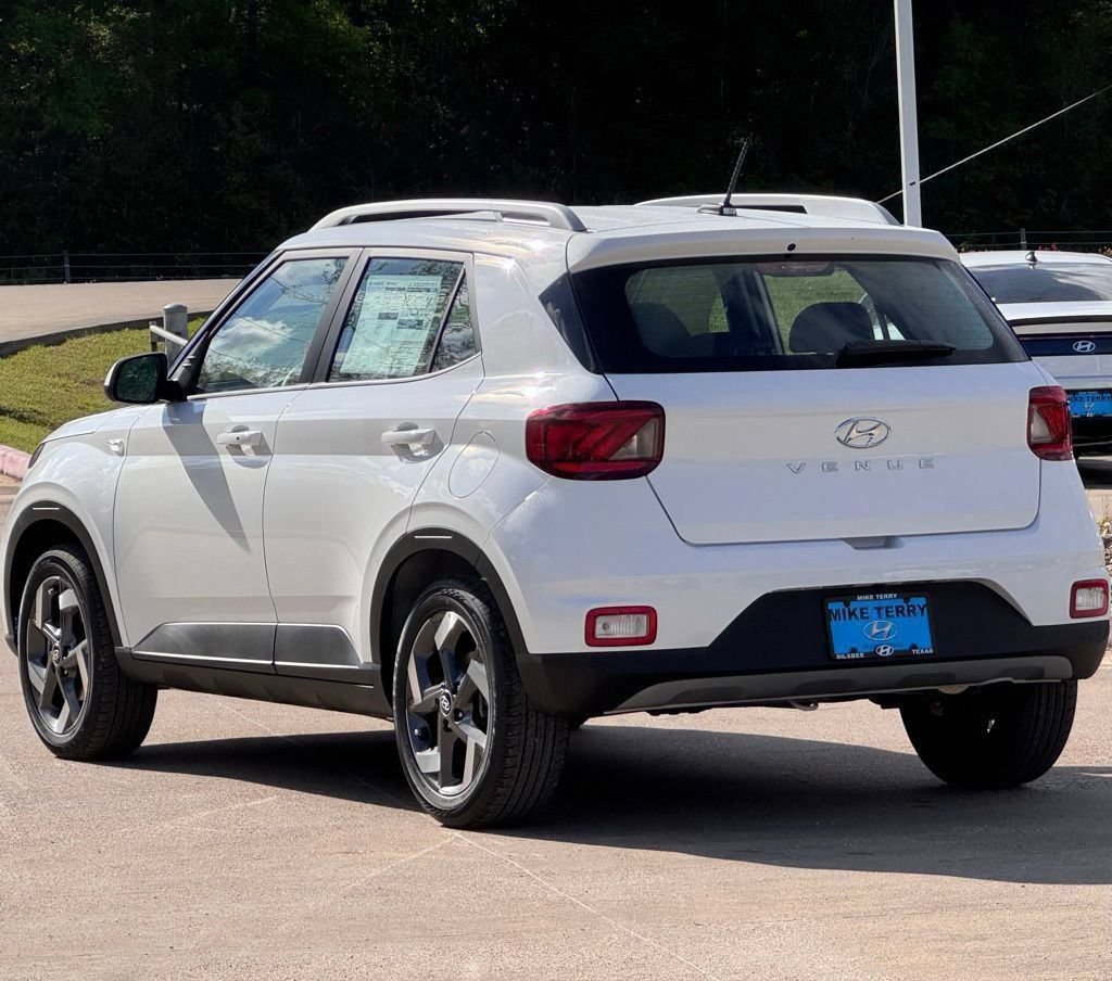 New 2026 Hyundai Venue SEL FWD image 12