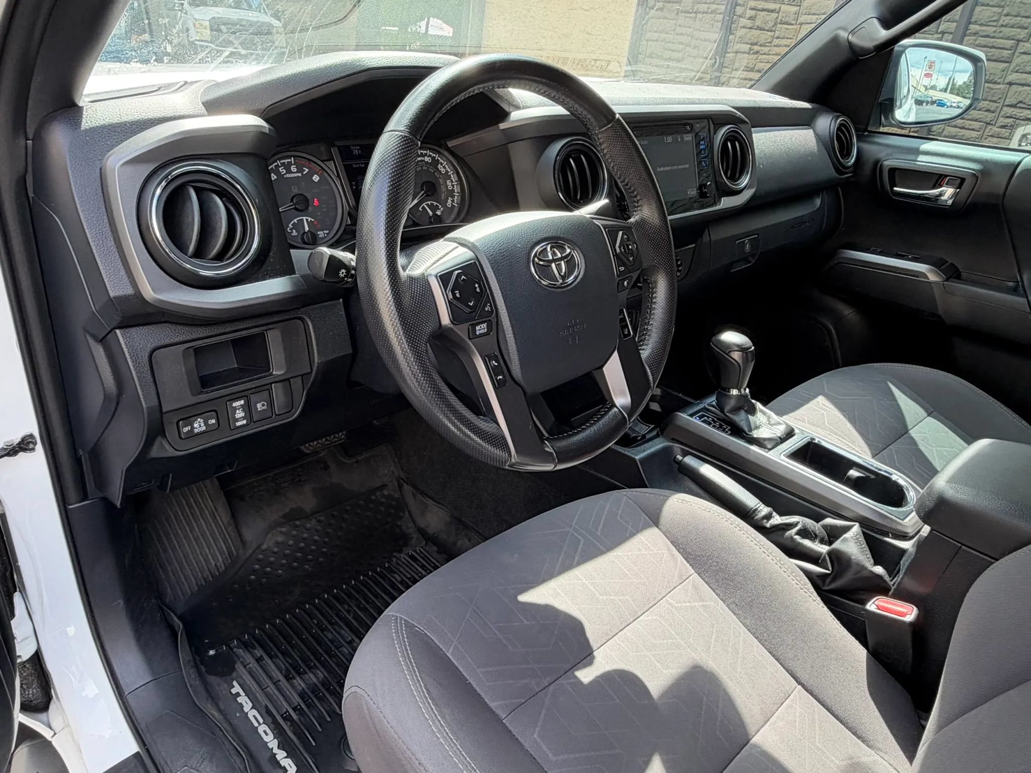 Used 2019 Toyota Tacoma TRD Off-Road w/ Technology Package AWD/4WD image 24