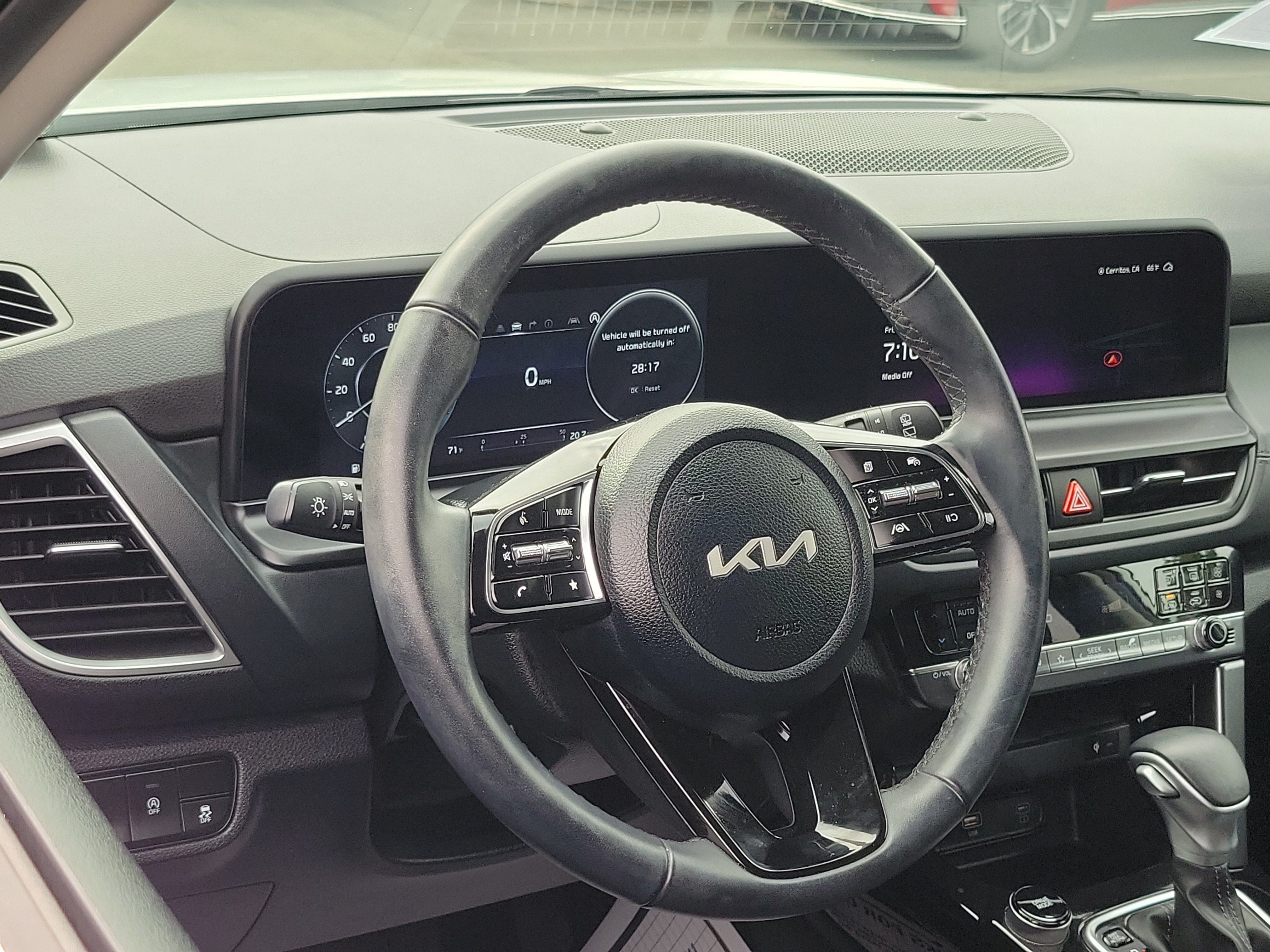 Used 2025 Kia Seltos EX FWD image 9