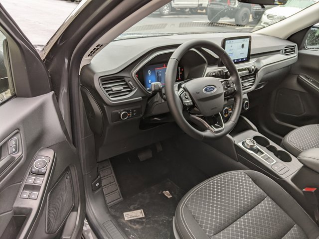 Used 2025 Ford Escape Active w/ Cold Weather Package image 5