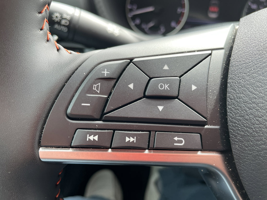 Certified 2025 Nissan Sentra SR image 13