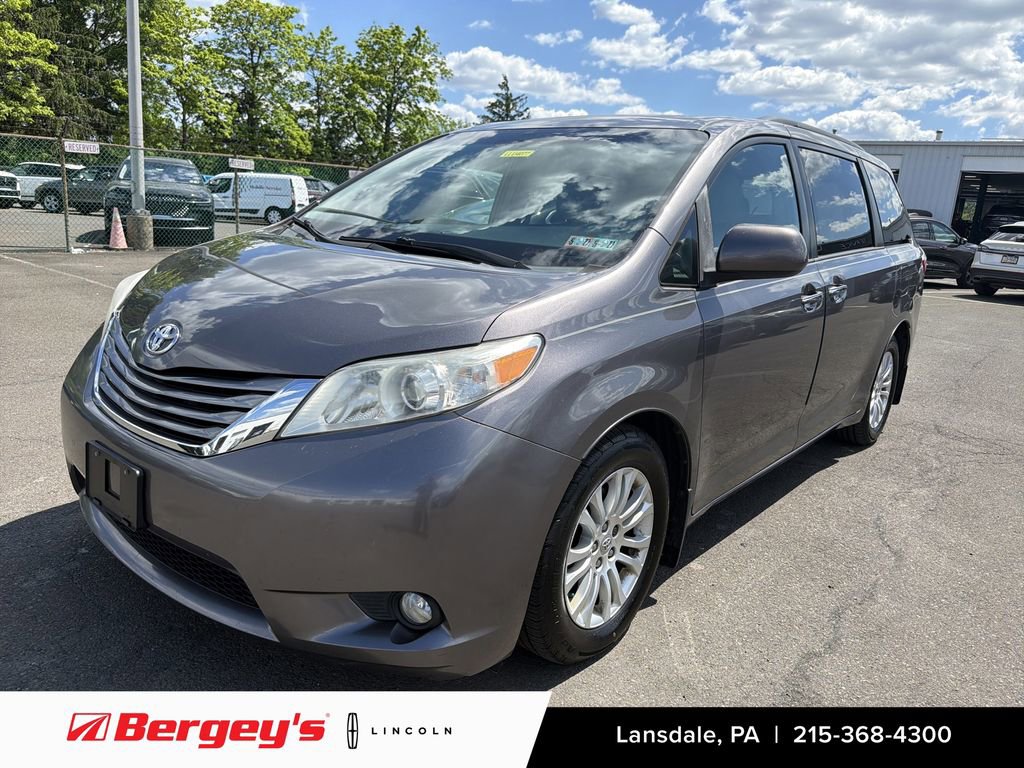 Used 2015 Toyota Sienna XLE Premium FWD video 1