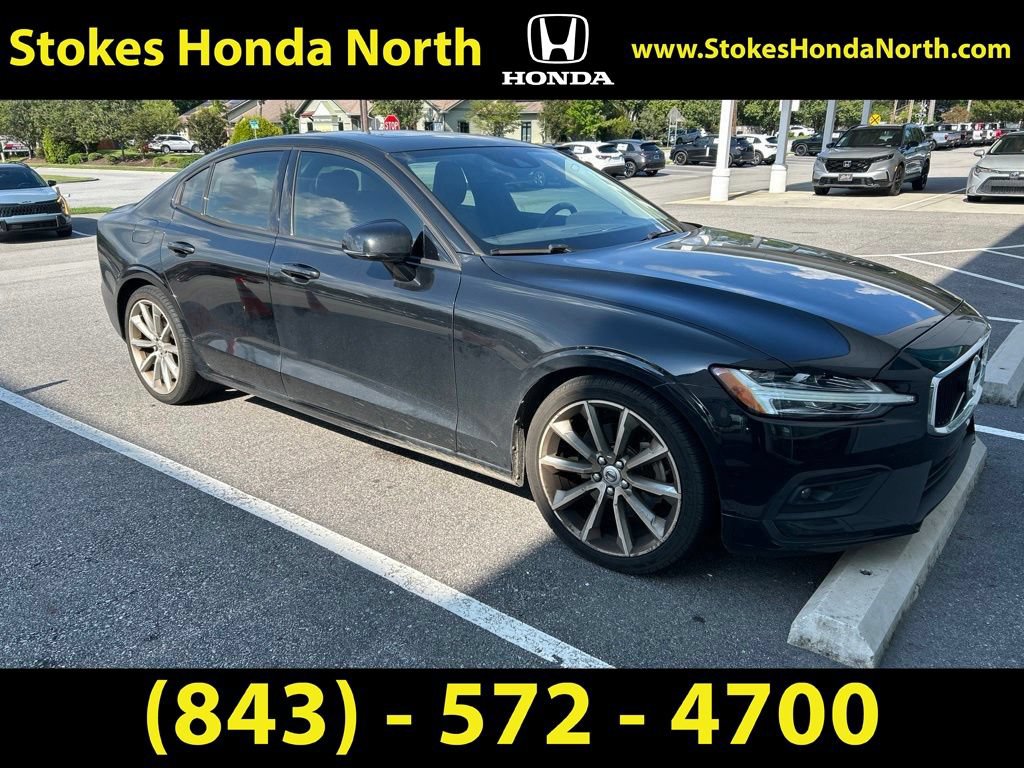 Used 2021 Volvo S60 T5 Momentum w/ Premium Package FWD image 1