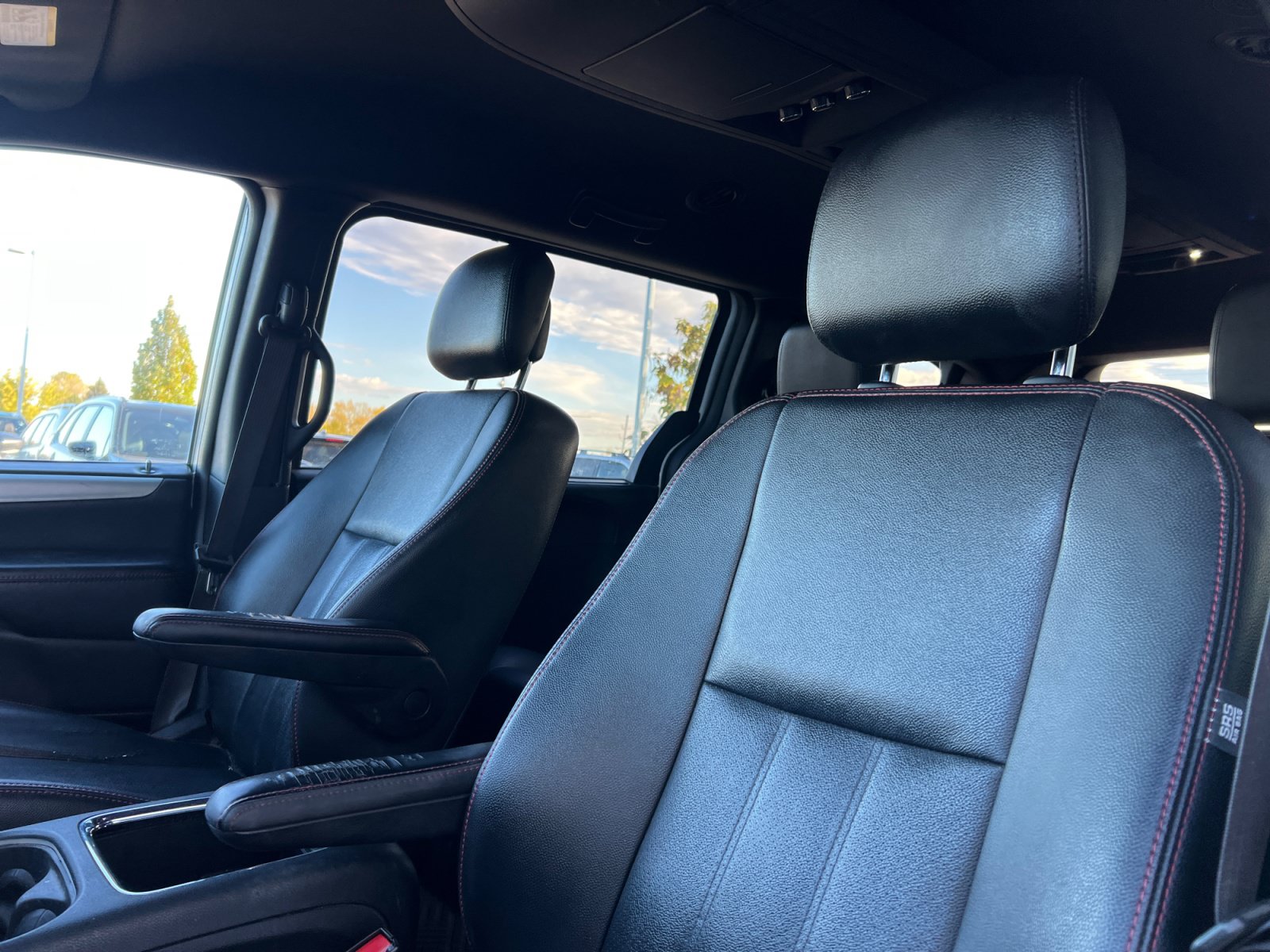 Used 2018 Dodge Grand Caravan GT FWD image 13