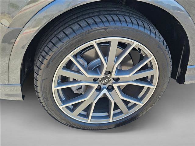 Certified 2025 Audi Q3 2.0T Premium Plus w/ Premium Plus Package AWD/4WD image 24