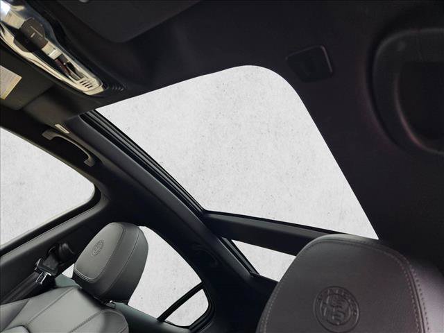 Used 2023 Alfa Romeo Stelvio Sprint RWD image 12