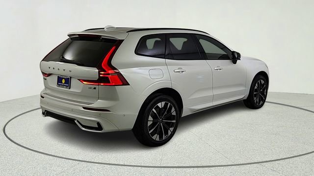 New 2026 Volvo XC60 B5 Plus w/ Climate Package PRO AWD/4WD image 7