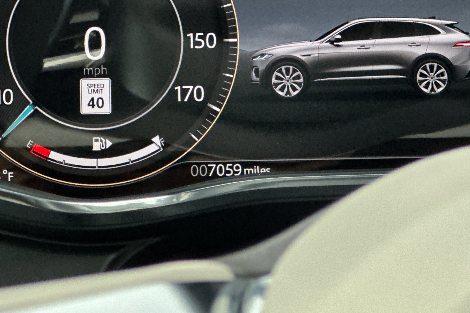 Used 2025 Jaguar F-PACE R-Dynamic S image 31