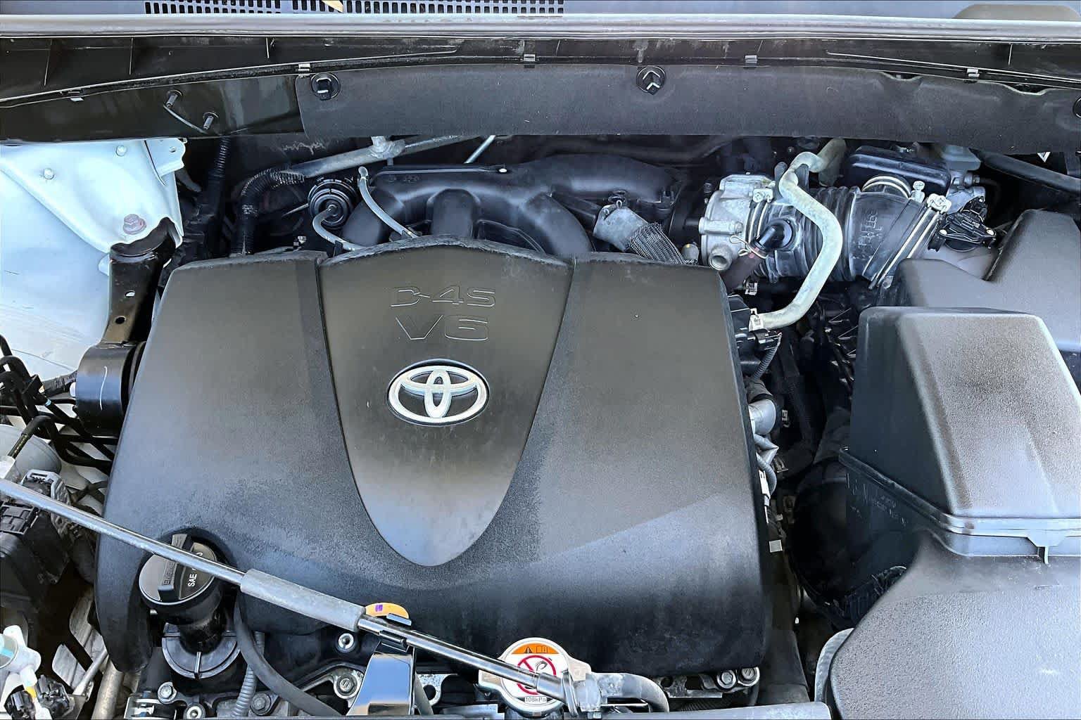 Used 2018 Toyota Highlander Limited FWD image 32