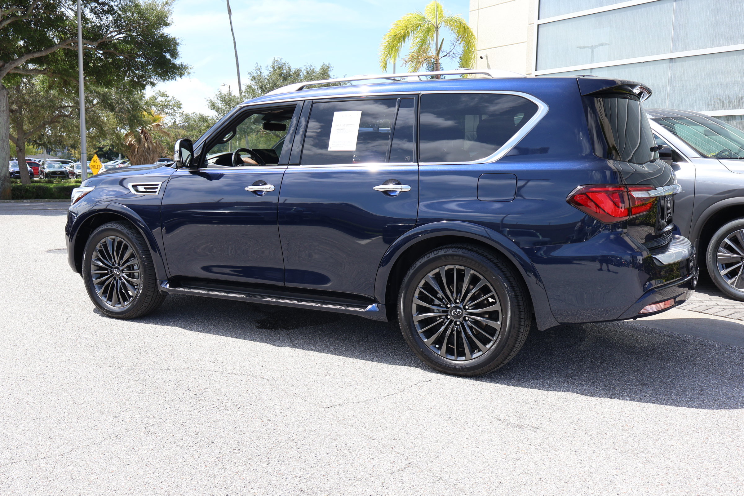 Certified 2022 INFINITI QX80 Sensory w/ Cargo Package RWD image 7