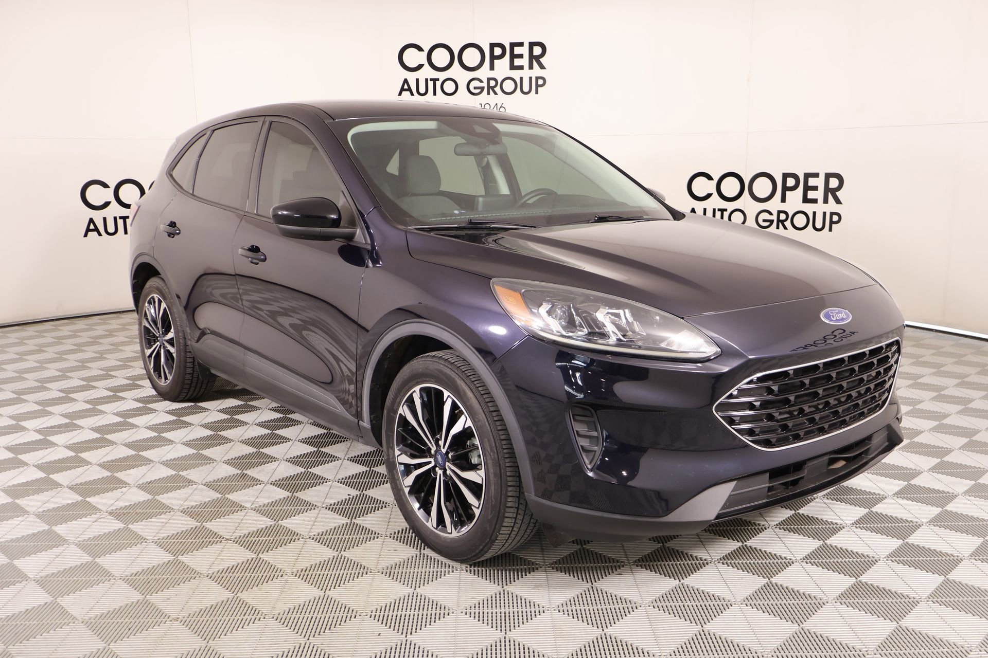 Used 2021 Ford Escape SE w/ SE Sport Appearance Package