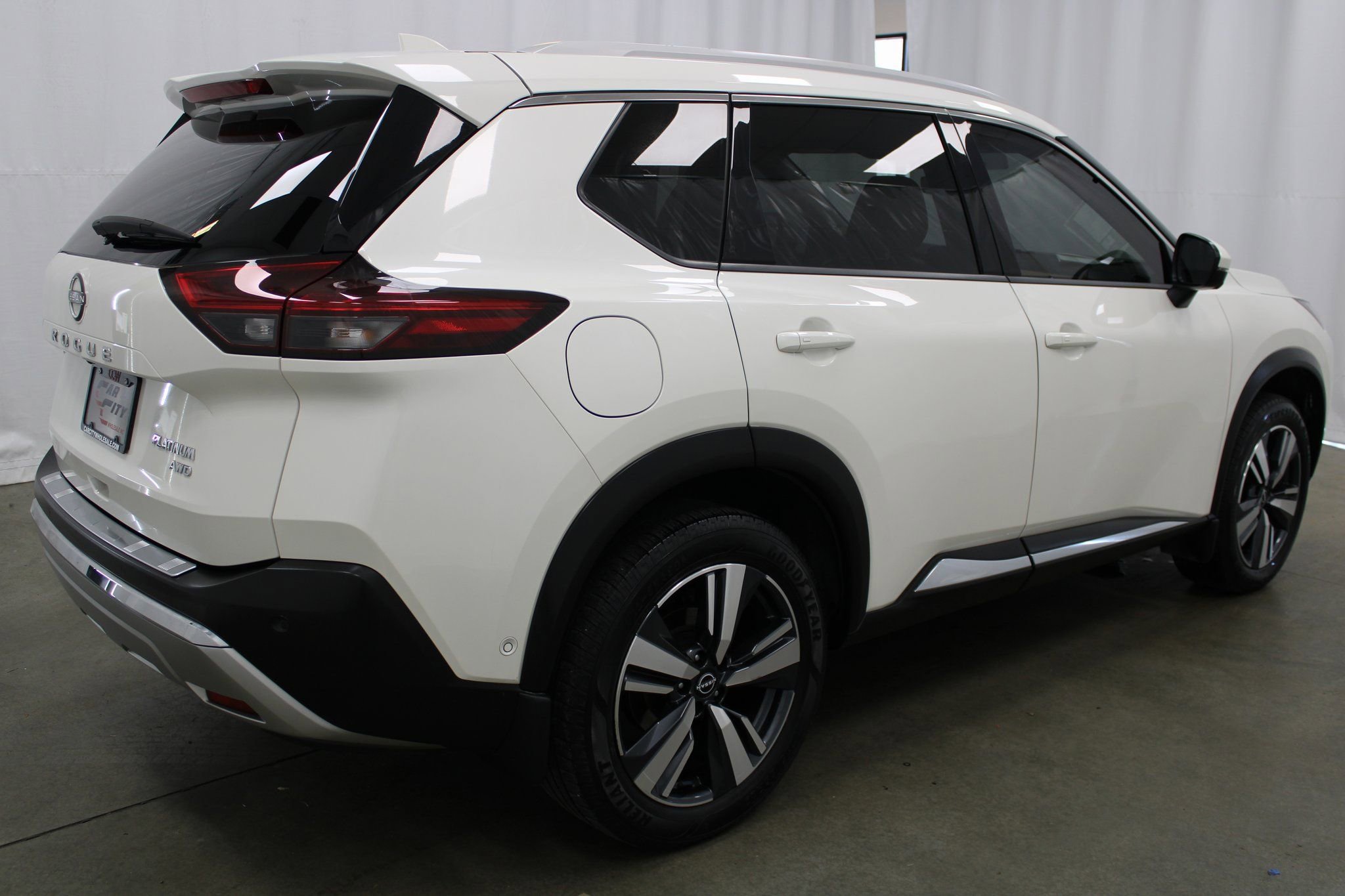 Used 2023 Nissan Rogue Platinum w/ Platinum Premium Package AWD/4WD image 5