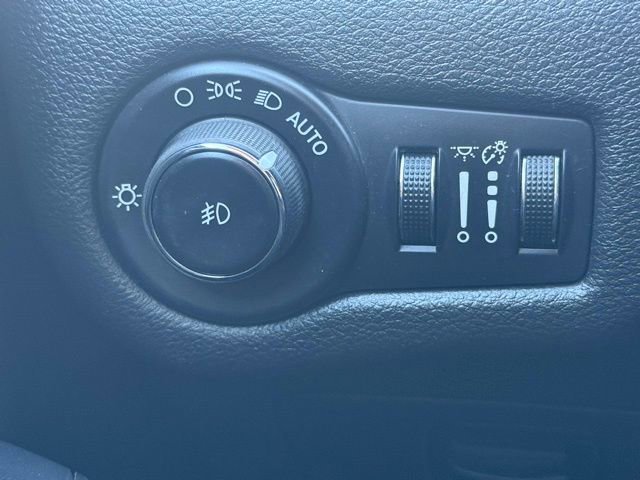 Used 2015 Jeep Cherokee Latitude image 17