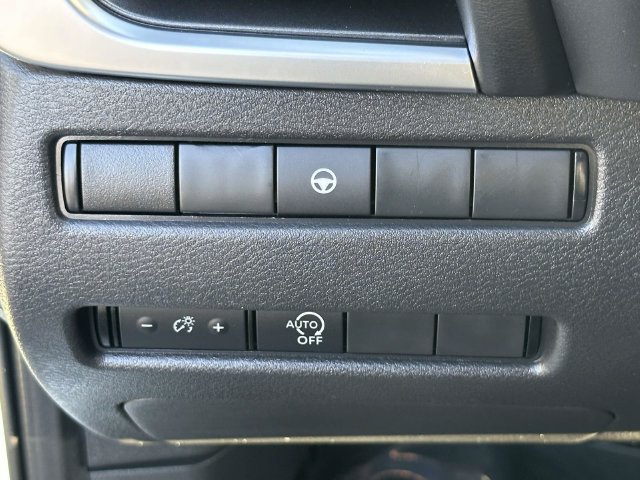 Used 2023 Nissan Rogue SV AWD/4WD image 14