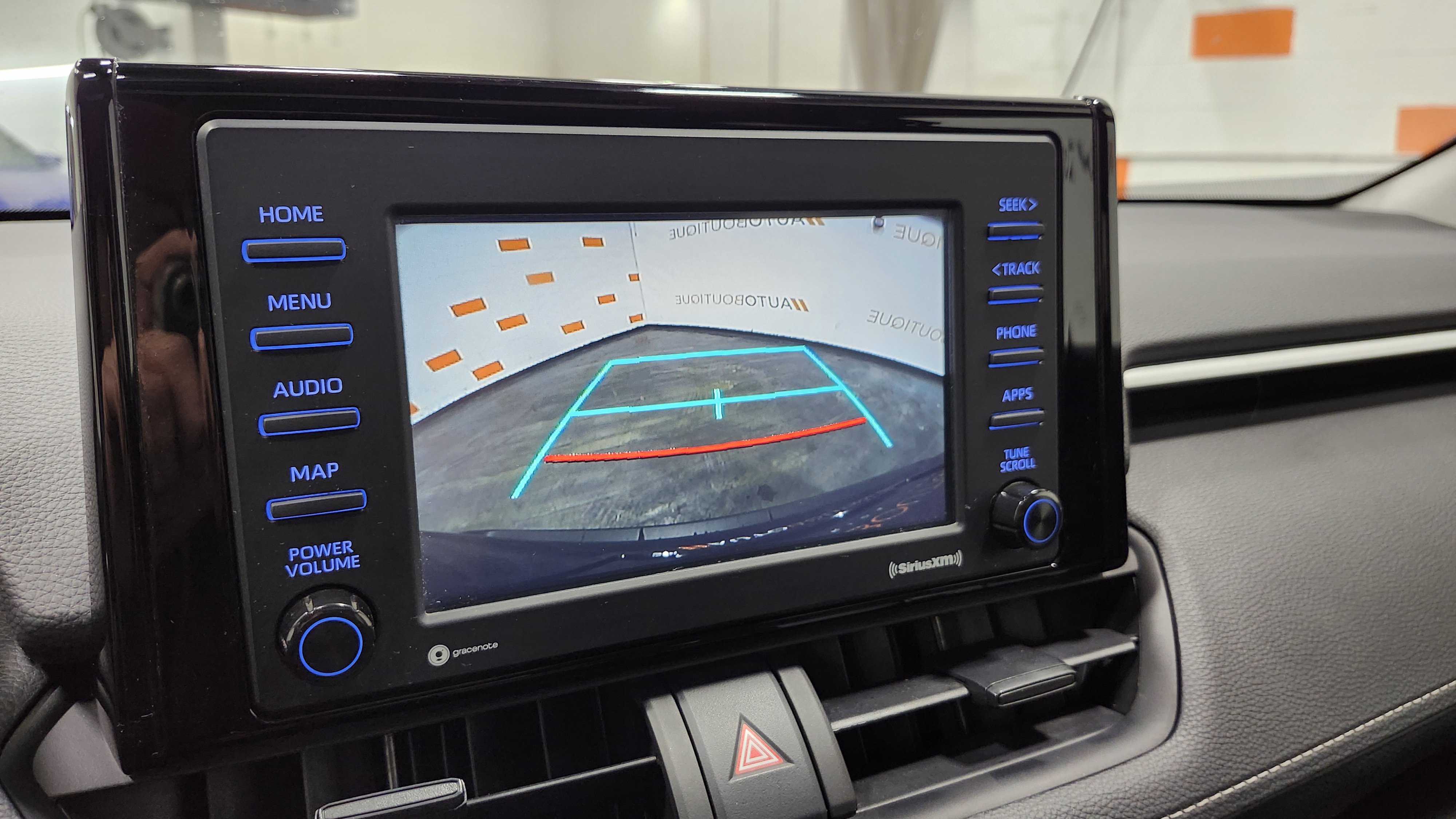 Used 2022 Toyota RAV4 XLE w/ Convenience Package image 4