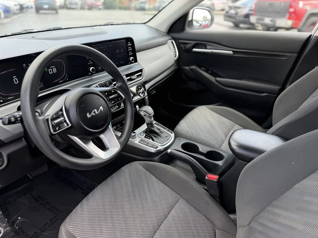 Used 2024 Kia Seltos LX AWD/4WD image 10