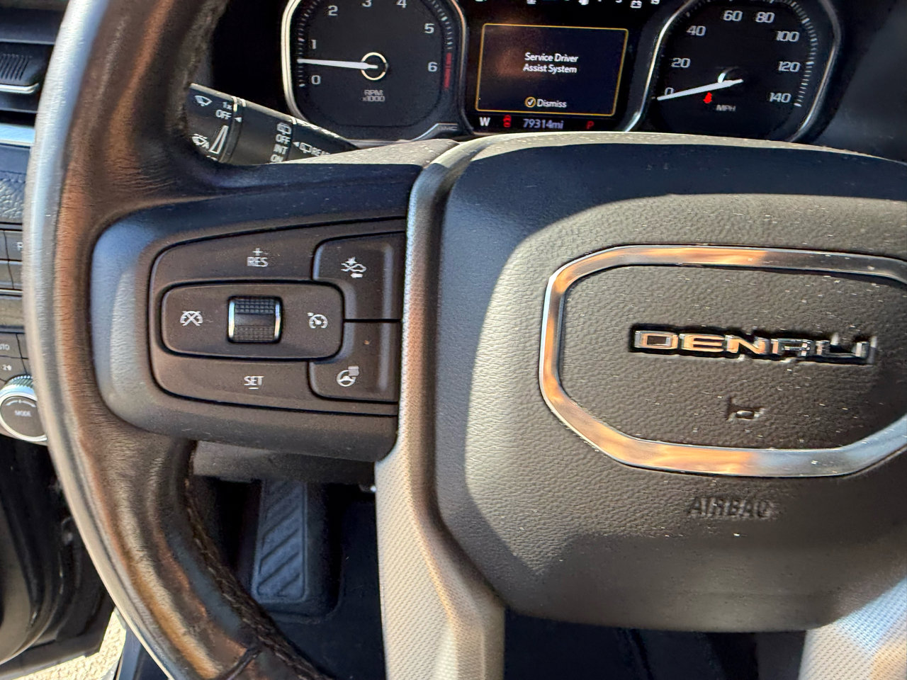 Used 2021 GMC Yukon XL Denali w/ Advanced Technology Package image 23