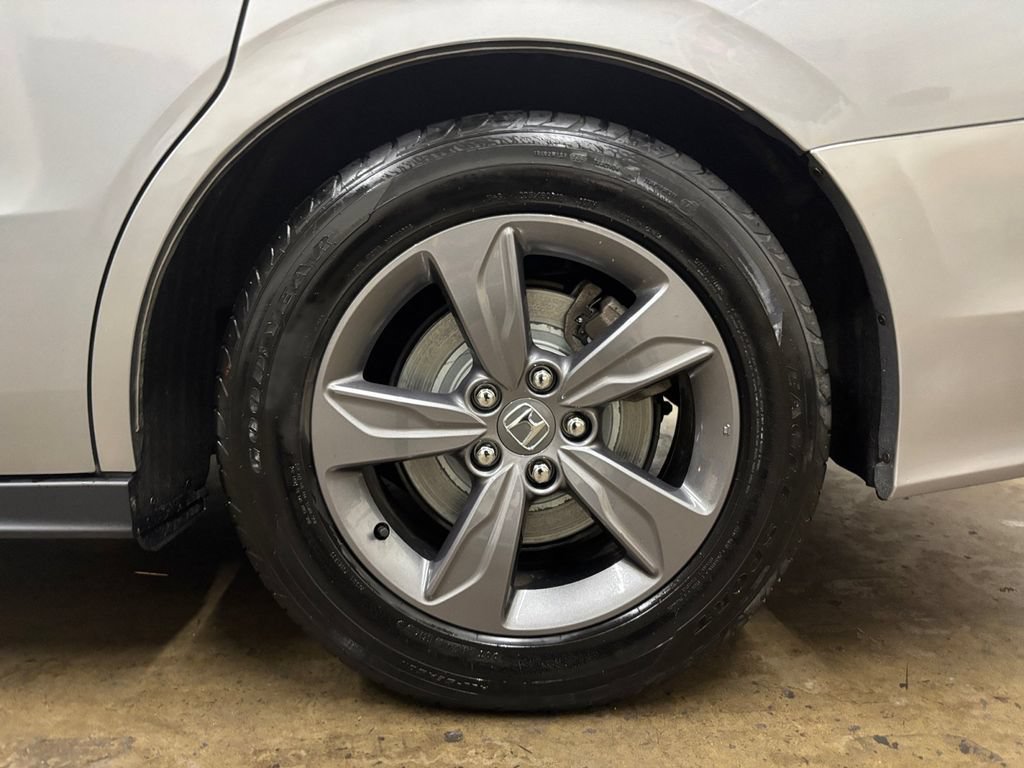 Used 2023 Honda Odyssey EX image 31