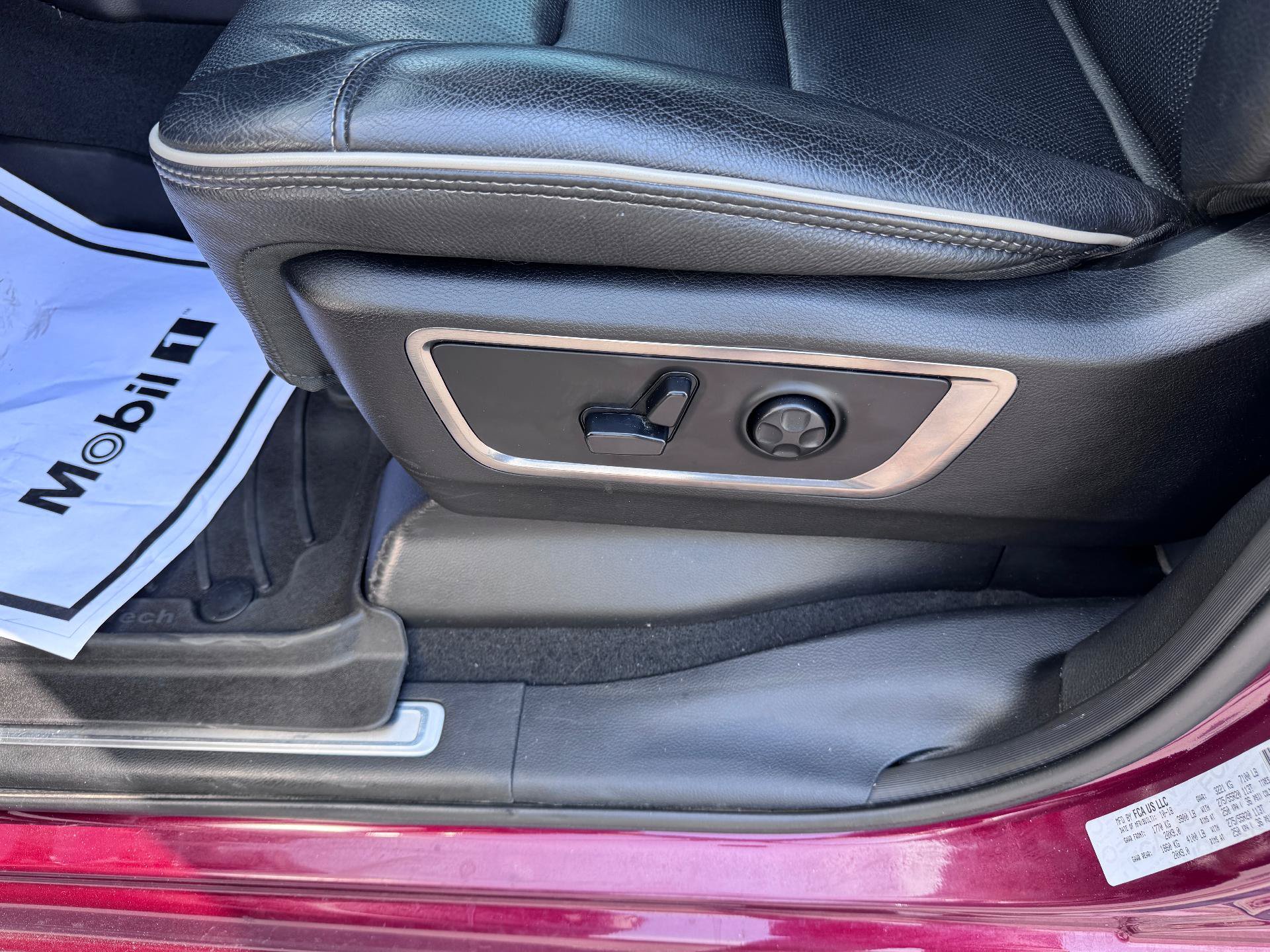 Used 2019 RAM 1500 Limited AWD/4WD image 12