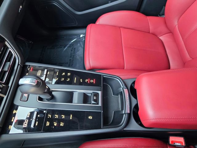 Used 2025 Porsche Macan image 23