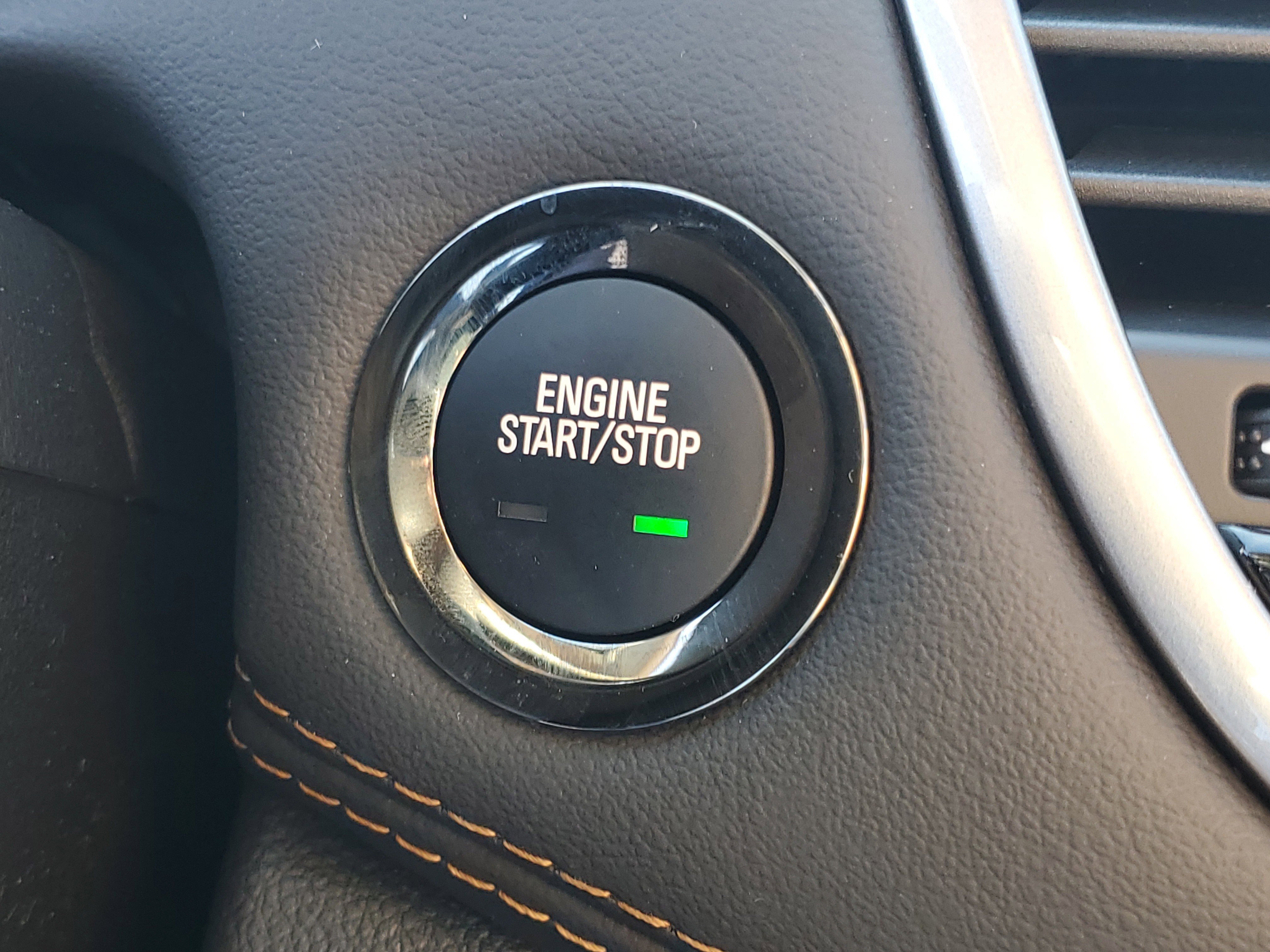 Used 2022 Chevrolet Trax LT w/ LT Convenience Package image 28