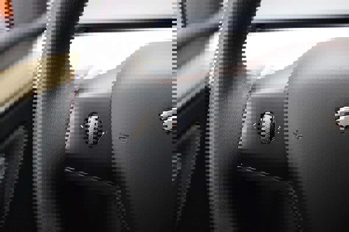 Used 2022 Tesla Model Y Long Range image 52